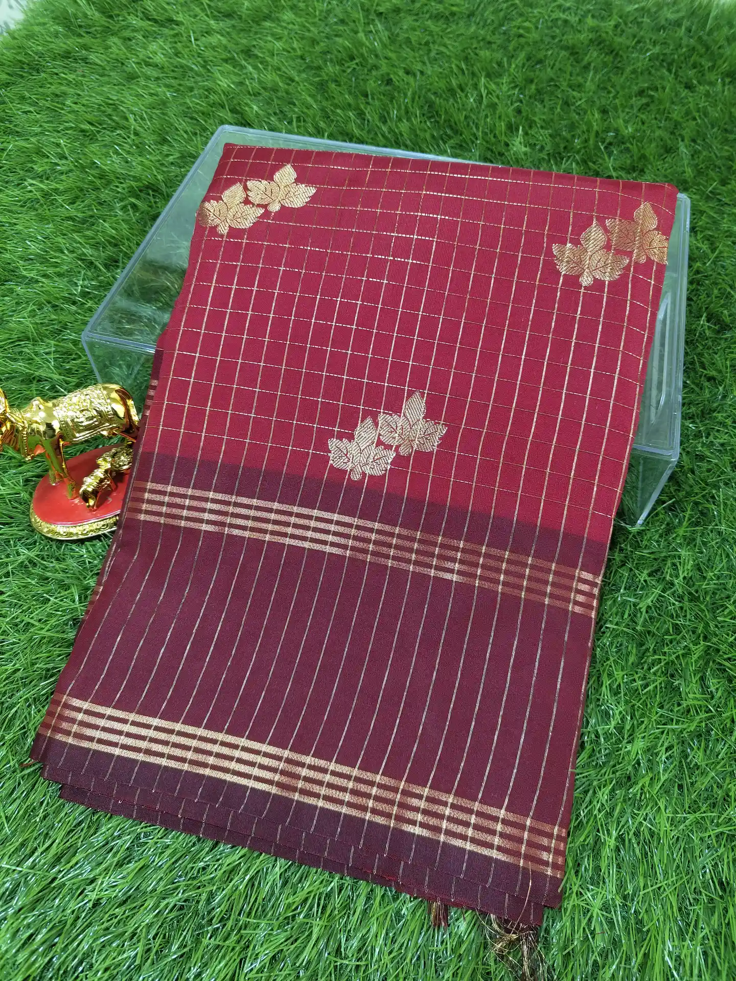 Check Putta Katan Silks Banarasi Sarees - Image 3